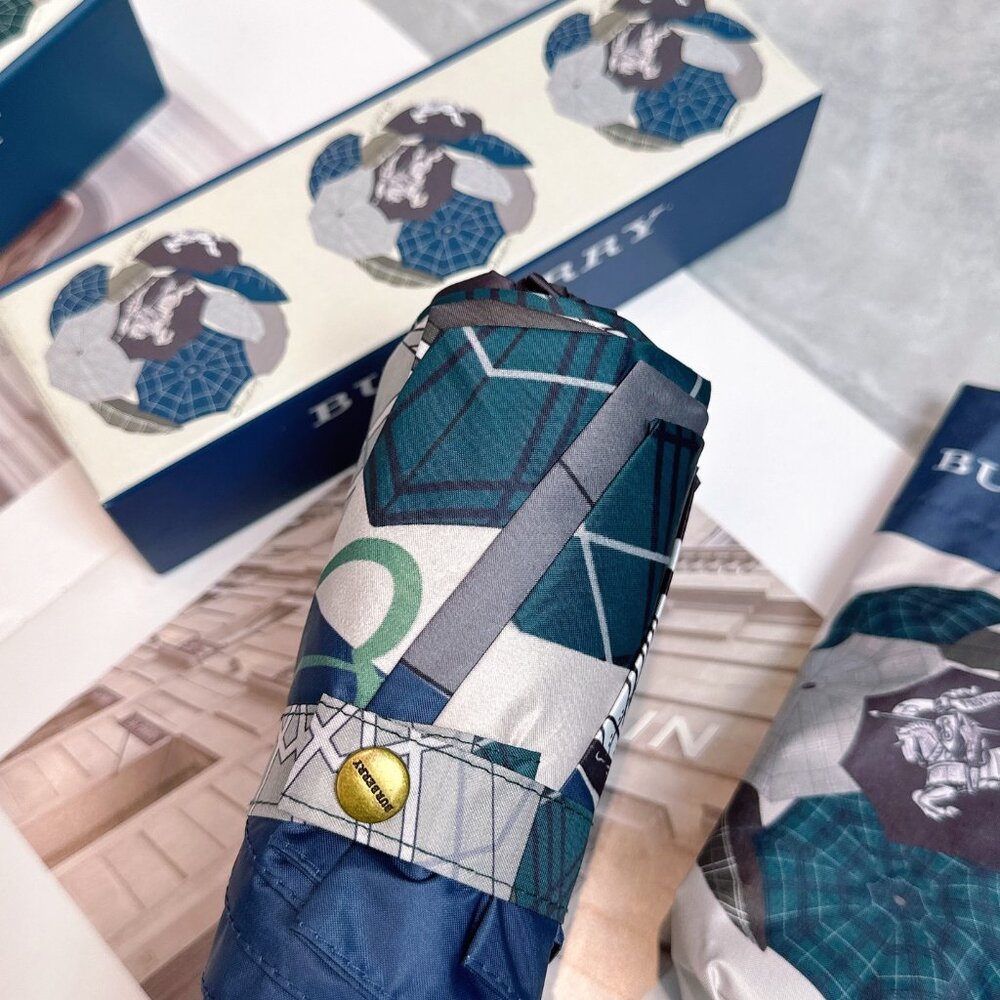 Burberry Knight Print Patchwork Compact Umbrella - image 3